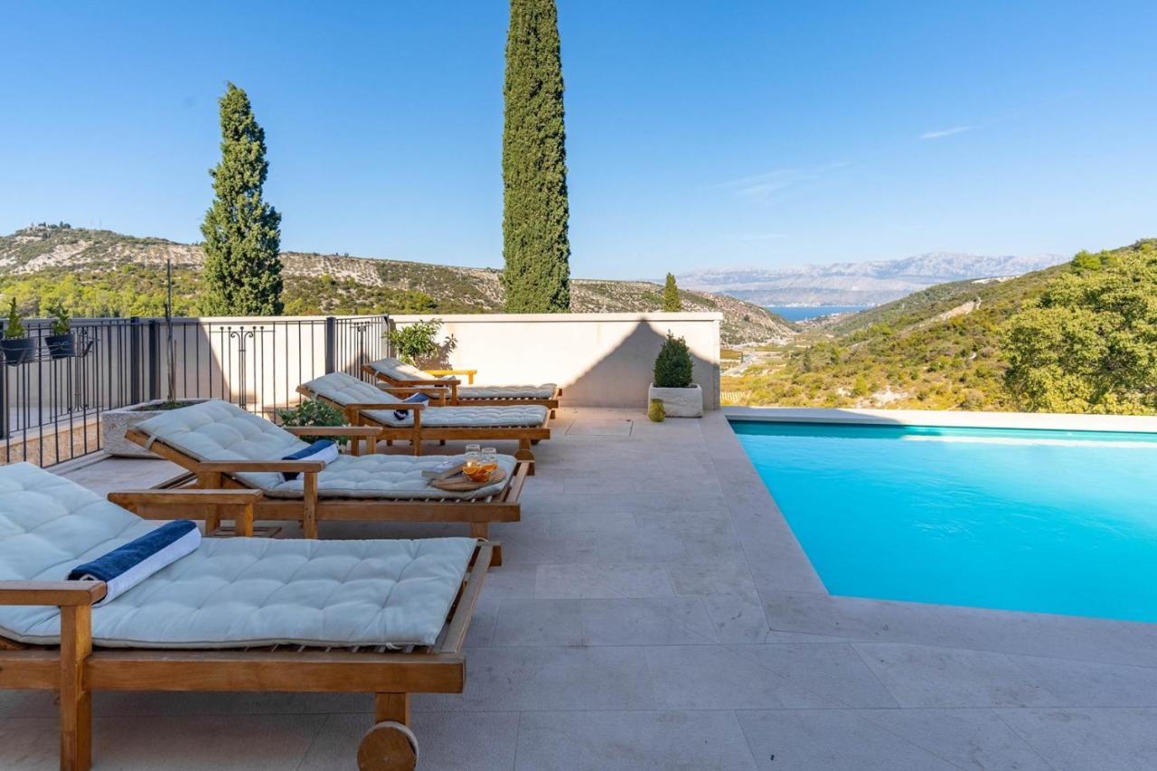 New Villa Ani! Traditional And Luxurious 4-Bedroom Villa With Heated Pool And Sea Views Postira Exterior photo